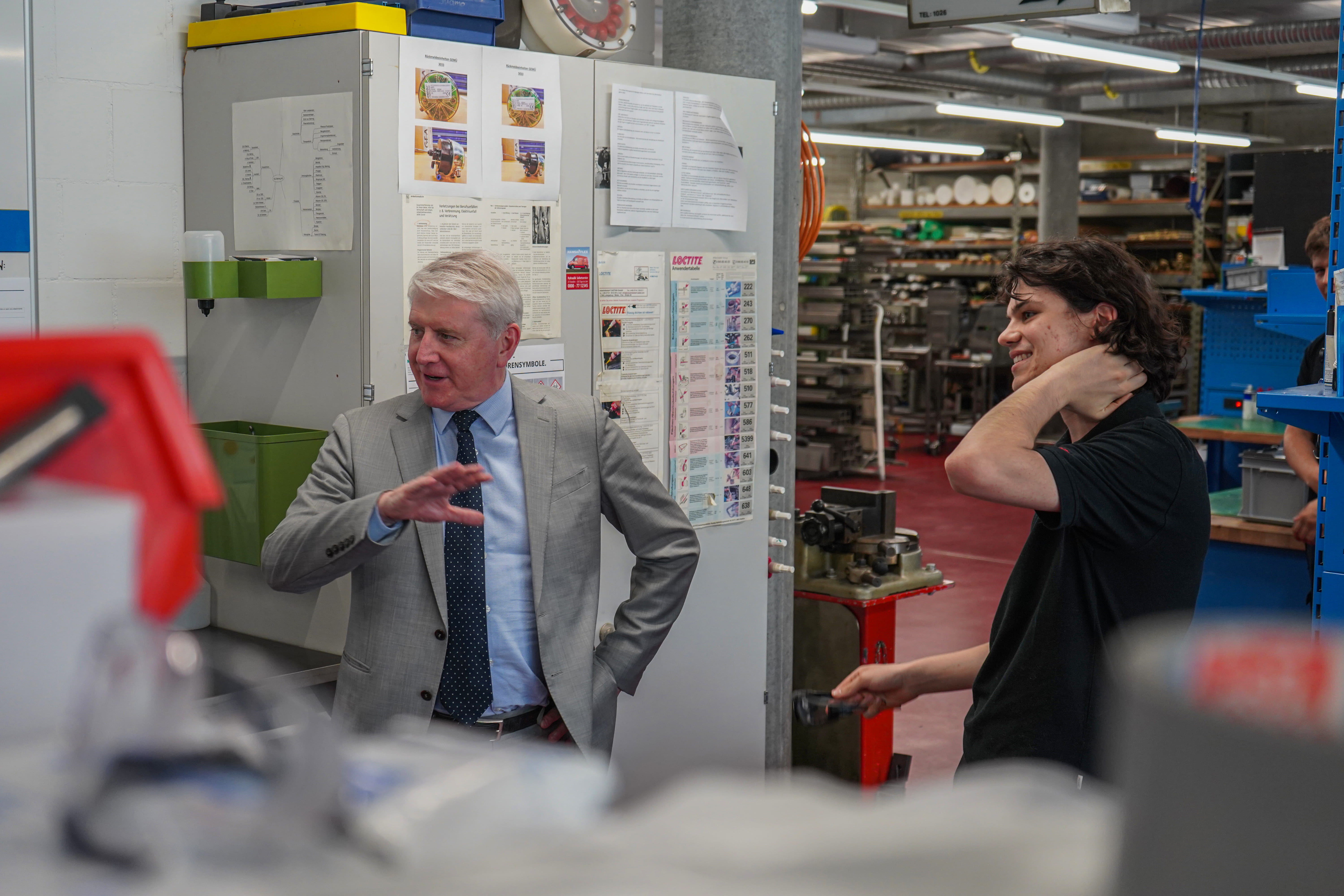 Australian Minister for Skills and Training Visits Bern