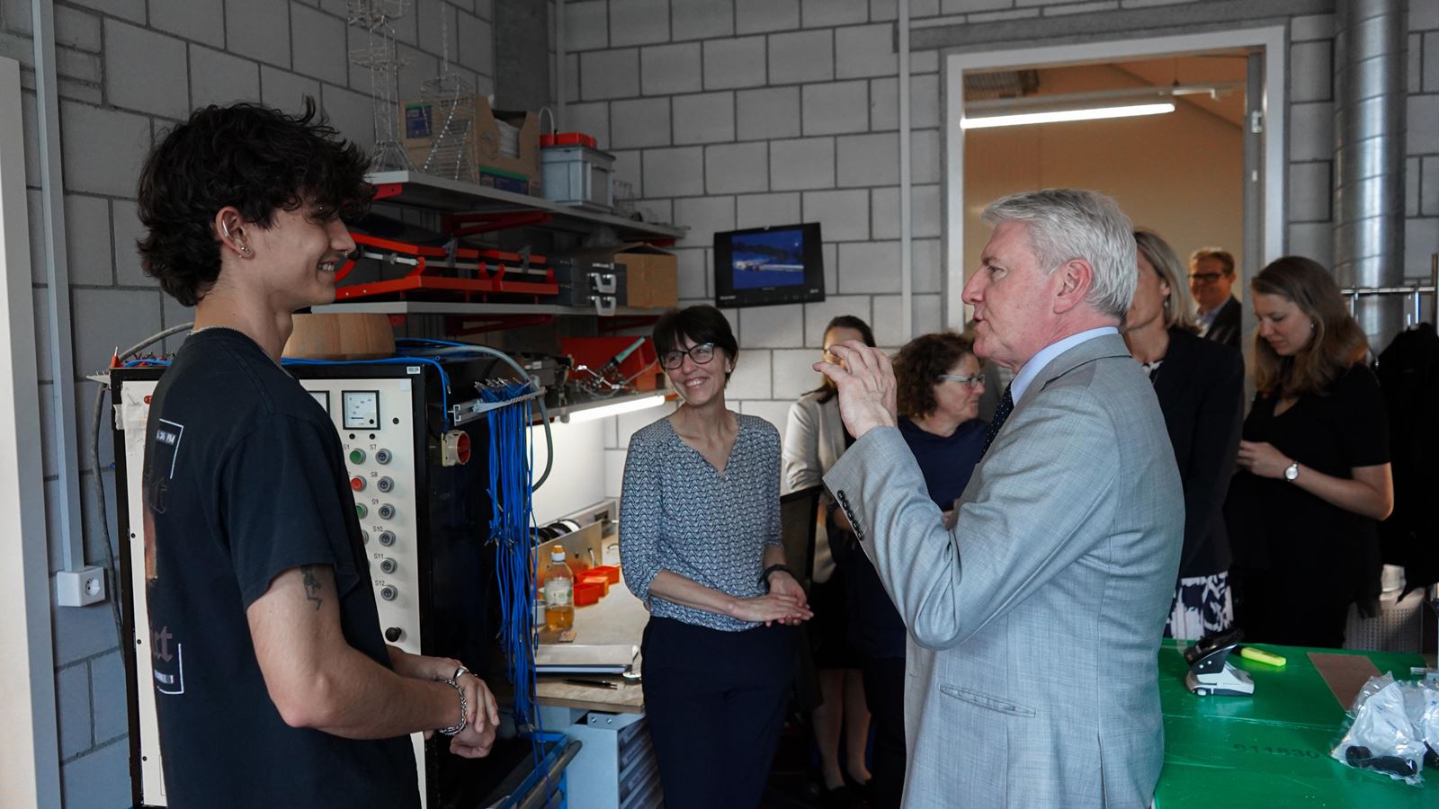 Australian Minister for Skills and Training Visits Bern