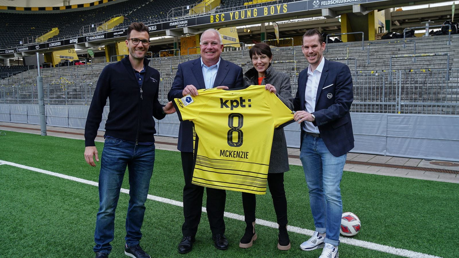 Wankdorf Besuch: Raphael Wicky, Paul McKenzie, Livia Artuso und Wanja Greuel