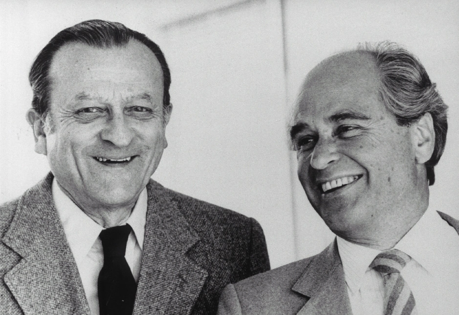 Die Wissenschaftler Kistler und Nitschmann erfinden die Ethanolfraktionierung in der Kälteherstellung der ersten pasteurisierten Plasmaproetinlösung auf einer Produktionsanlage.