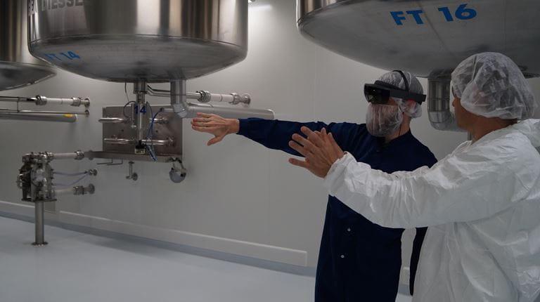 Ein Augmented-Reality-Device kommt in der Fraktionierung zum Einsatz.
