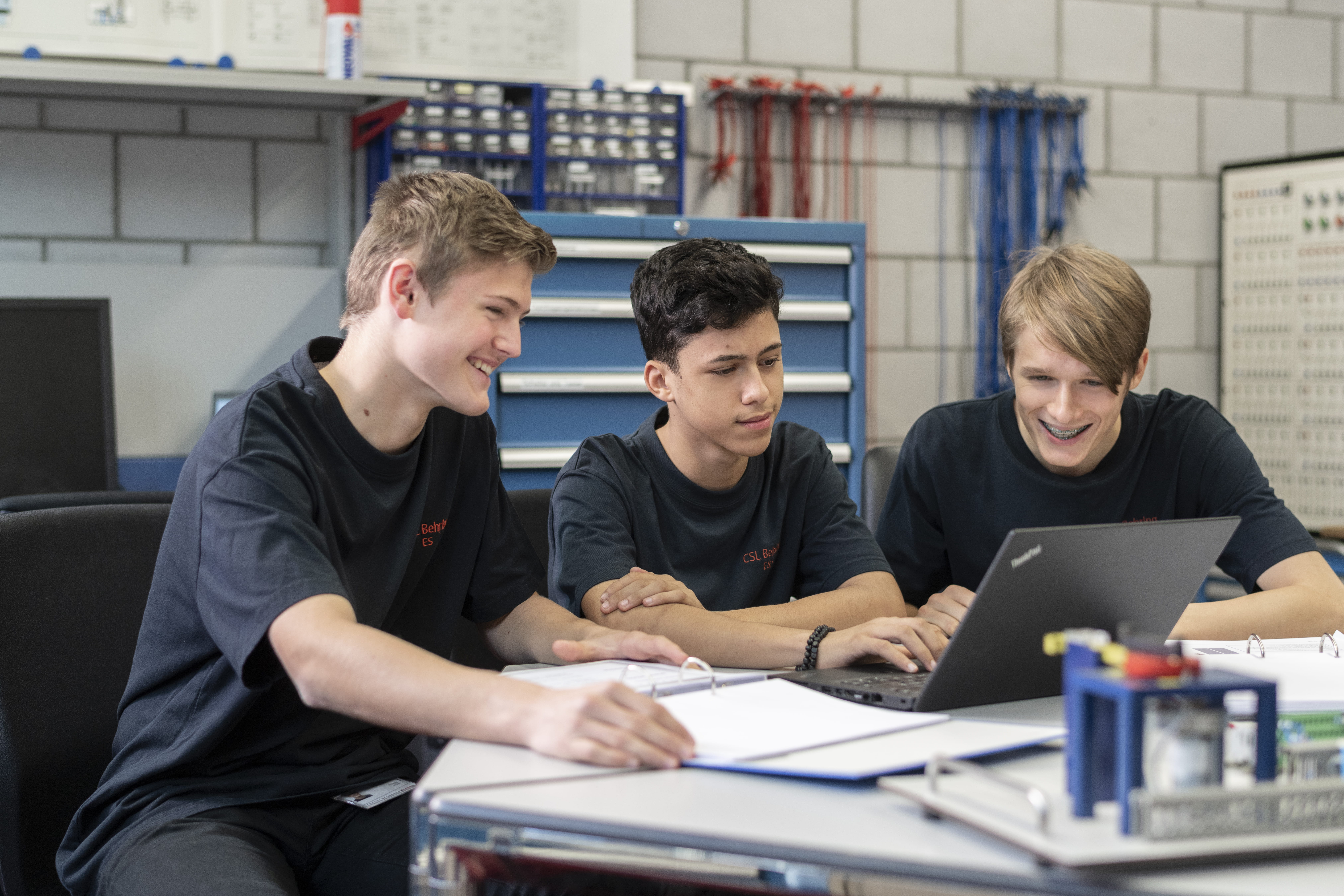 Automatiker Gruppe Lernender